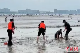 钱塘江摸黄蚬视频现网络 浙江省市两级部门紧急提醒图片