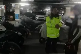 男子为圆机车梦买黑车挂假牌，结果梦醒了……图片