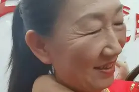 青岛小嫚陈梦卫冕奥运乒乓球女单冠军，妈妈逄敏:今晚给她打满分图片