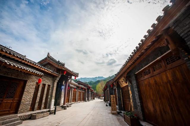 周末天气晴好，徒步去→