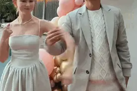 周杰伦夫妻突然高调同框，网友：第一次见这样的杰伦！图片