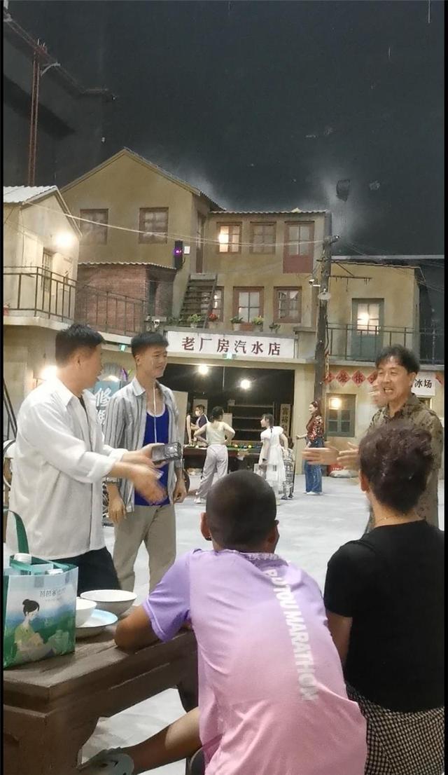 呼和浩特市又一文旅新地标——敕勒川星光里•影视戏剧幻城焕新启幕