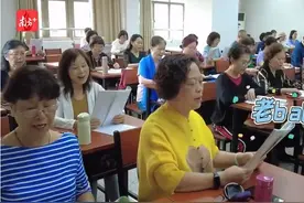 “00后”都想报名的老年大学有多香？佛山“老同学”话你知图片