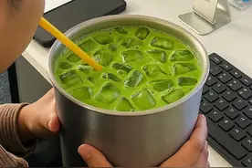 你说它全球风靡，我说好像舔了一口凉席图片