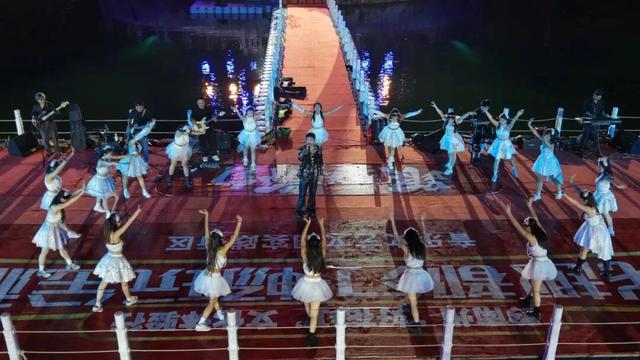 【山水黔南多奇幻】大桥头音乐会唱响都匀夜！