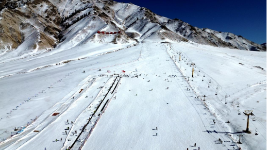 滑雪冲鸭！冬日撒欢就来张掖祁连山滑雪场