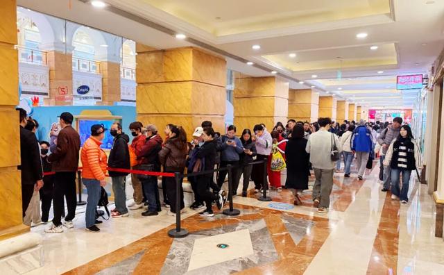 沉浸式剧场、《疯狂动物城2》快闪、户外滑冰场……环球港年终大促来了→