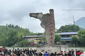 游走好县｜“一脚踏三省”的花垣：在曾经的“锰三角”寻找沈从文的“边城”图片