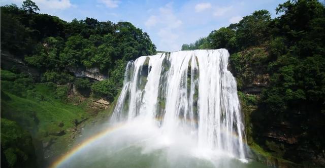 田园风光、避暑康养、温泉度假……“爽居贵州”招商推介走进上海
