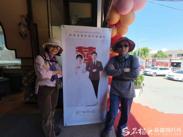 台湾游客爱上新疆 “在这过完春节我们再回台湾”