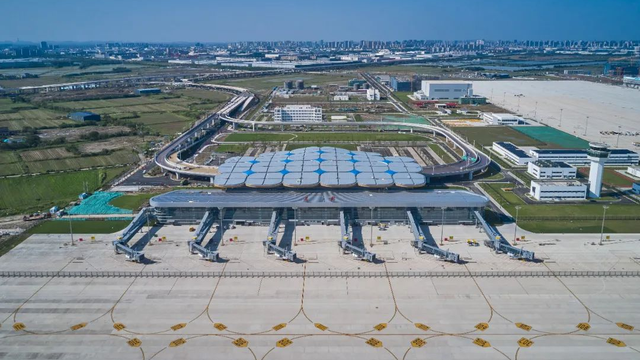 半年红 | 嘉兴南湖机场振翅待飞：长三角货运新枢纽织就临空经济网