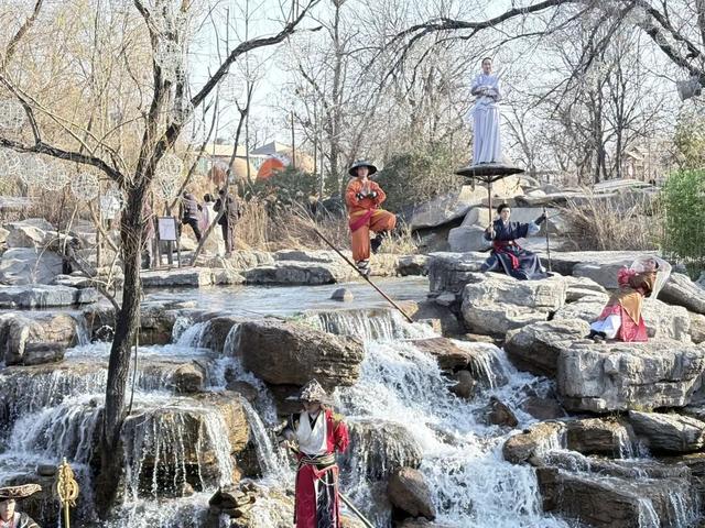 “来开封不是看风景，是真的走进了另一个世界”