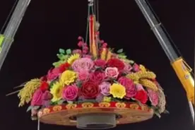 现场视频来了！天安门广场“五谷丰登”大花篮连夜搭建图片