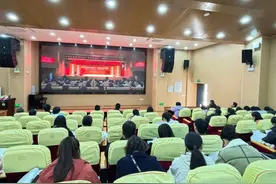 合肥市第四十六中学海恒分校组织教师观看“教育家精神”2025年巡回宣讲图片