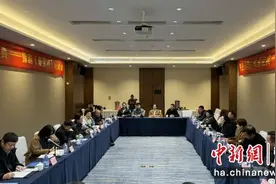 青春版豫剧《秦雪梅》上演 传统艺术焕发新生机图片