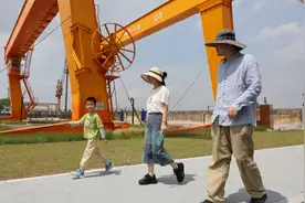 漫步杨浦滨江，上海百年工业史卷一一展开图片