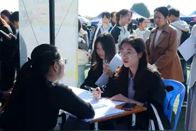 广西2025届师范类毕业生就业双选会（南宁专场）暨教育部直属师范大学广西籍2025届公费师范毕业生就业双选会举办图片