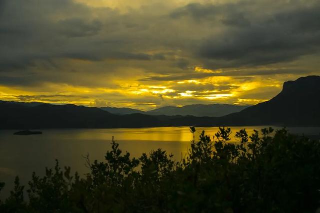 【冬季暖阳 凉山不凉】最全美食美景旅行攻略出炉！第一次来泸沽湖旅游必看！