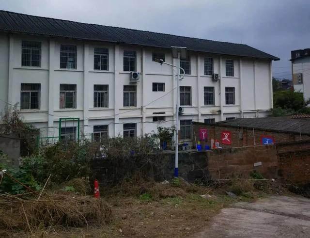 坐标简阳，361岁古桥，202岁石狮，与2分钟起落的飞机