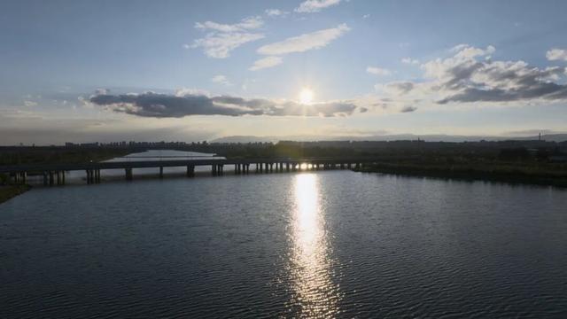 热干面遇见蒸烧卖，开启一场跨越2000公里的季节约会