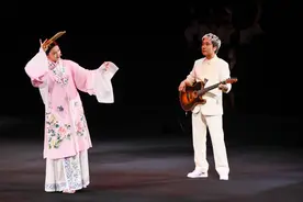 EP YAYING雅莹担纲开幕大秀，讲述“雅”的故事｜2025秋冬上海时装周图片