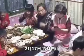监控开的聚散离别，88岁奶奶年后独守空屋，与镜中的自己相依为伴图片