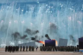 80年后，24名英国老兵重温“诺曼底登陆”图片