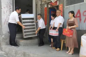 情暖桑榆 关爱老人“零”距离图片