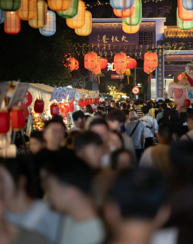 国庆中秋长假南京接待游客2009.7万人次 同比增长超30%！