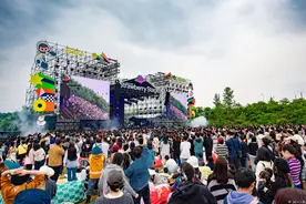2024武汉草莓音乐节开幕图片