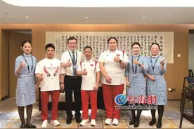 福建两位奥运冠军载誉返乡图片