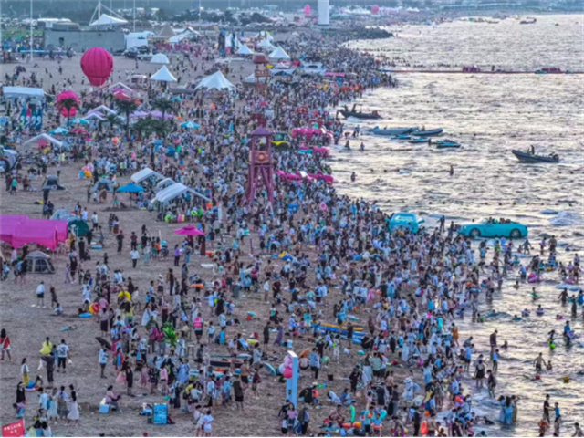 一场400万人的双向奔赴：读懂那香海旅游经济的“韧性密码”