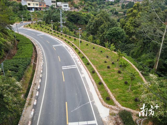 划出“10米清拆线”，整治走心更走实丨擦亮城市“窗口” 力争进“门”见美③