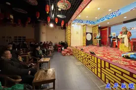 火“出圈”！成都这个川剧团，成为春节假期热门打卡地图片