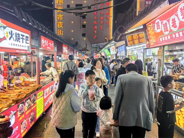 曲靖：邀八方游客体验19.7℃的清凉旅居生活