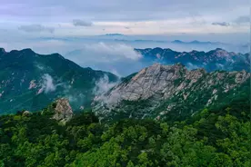 “小小山峰，拿下！”徒步登山为何受年轻人追捧？图片