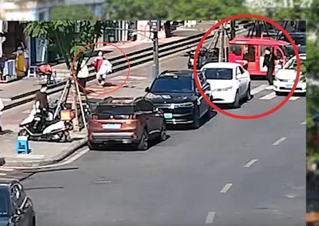 警方辟谣“女学生被人贩子捂鼻强拖”