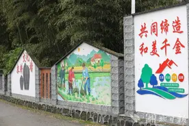 鹤峰：农耕文化墙绘扮靓美丽乡村图片
