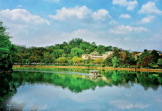 文旅年底内卷无上限！桂林喊你用乡音 “盘活” 老课文，直接线下免费解锁课本名场面！