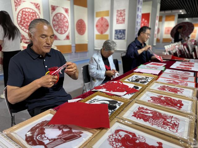 “一部手机游甘肃”文旅达人沉浸式打卡会宁： 触摸历史温度 感受红色底蕴
