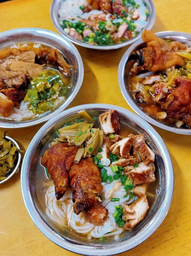 新华社携手董宇辉，走进广西的蔚蓝海岸……