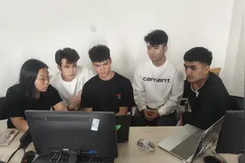 教育活水浇灌“沙漠玫瑰”尽情绽放图片