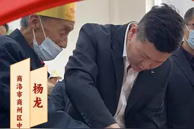 “最美养老护理员”职业风采⑱ 杨龙：一腔热忱编织老人生活“幸福网”图片