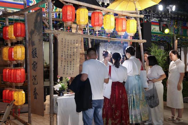 以礼迎知音，志愿暖江城，武汉文旅志愿者点靓2025知音文化周开幕式