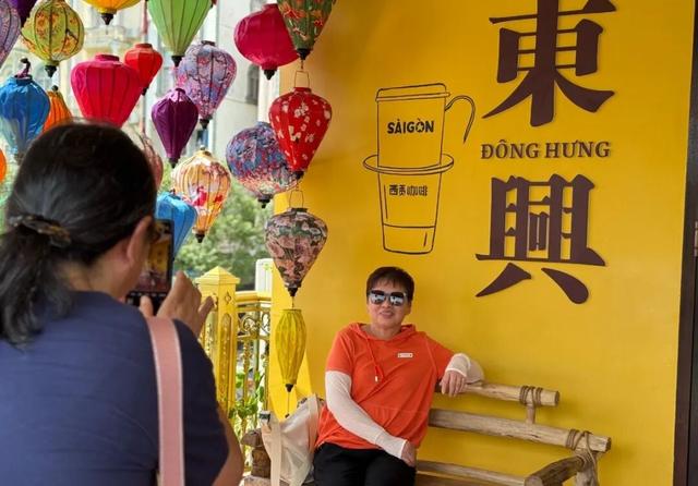 东兴跨境游引央视关注，带你探索边境特色景点和美食~