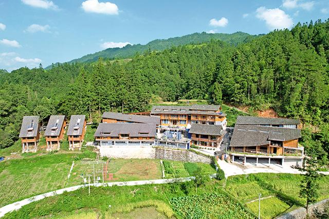 “读侗木屋”民宿： 云上匠居 侗布传心