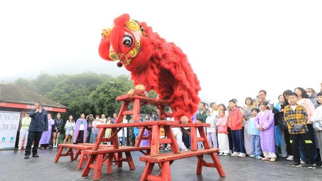 贵州梵净山：暑期旅游人气旺 迎客47．2万人次带火周边经济