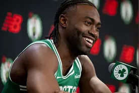 布朗：训练营强度很大 马祖拉教练是个疯子图片