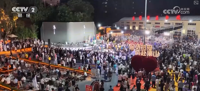 “文旅+非遗+剧本+美食”跨界融合激活品牌魅力，多元体验场景圈粉“留下人”