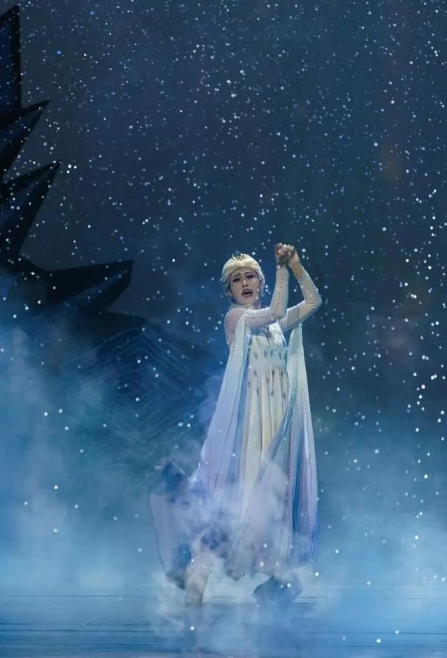 【文化中国行】冰雪女王遇见冰雪哈尔滨｜舞台剧《冰雪女王Ⅱ 艾莎的魔法奇缘》奇幻开演